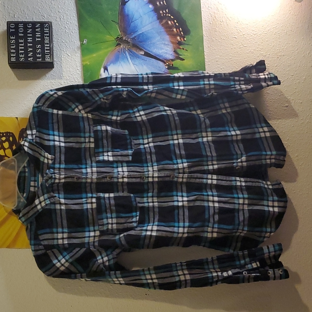 American Heritage size medium very cute button up shirt.
